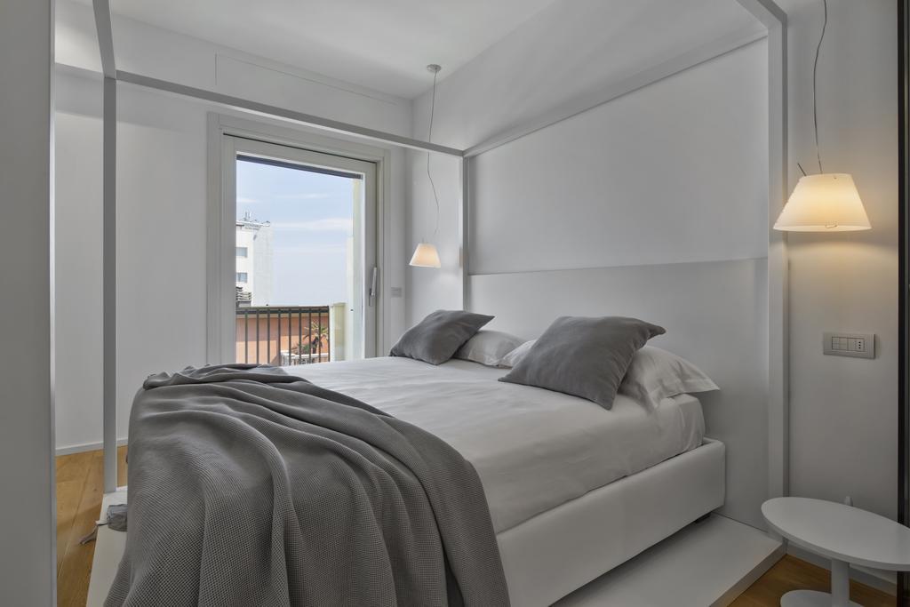 Luxury Suites Collection - Milano 33 Риччоне Экстерьер фото